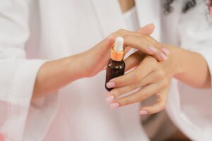 Top 5 Retinol Serums in Pakistan for Glowing Skin